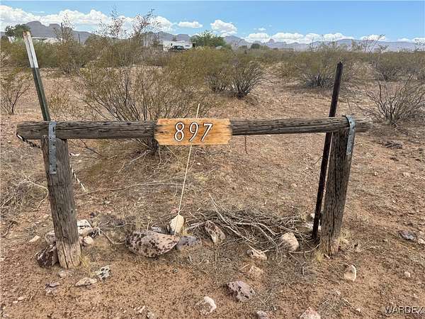 2.35 Acres of Land for Sale in Golden Valley, Arizona