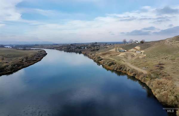 5.7 Acres of Residential Land with Home for Sale in Wilder, Idaho