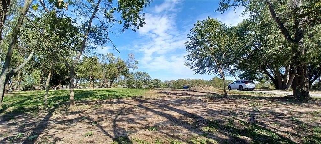 4 Acres of Land with Home for Sale in Kansas City, Missouri
