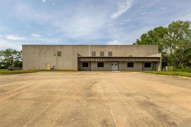 3.33 Acres of Improved Commercial Land for Sale in Ardmore, Oklahoma