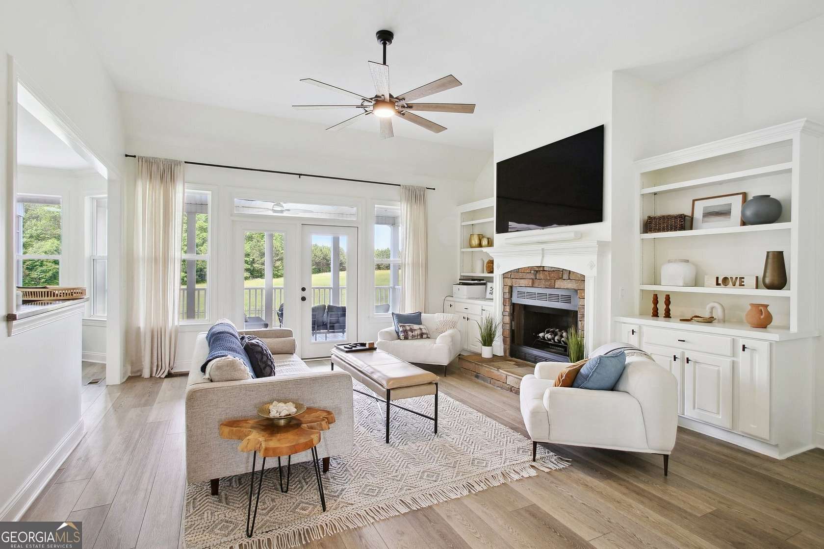 13.8 Acres of Land with Home for Lease in Fayetteville, Georgia