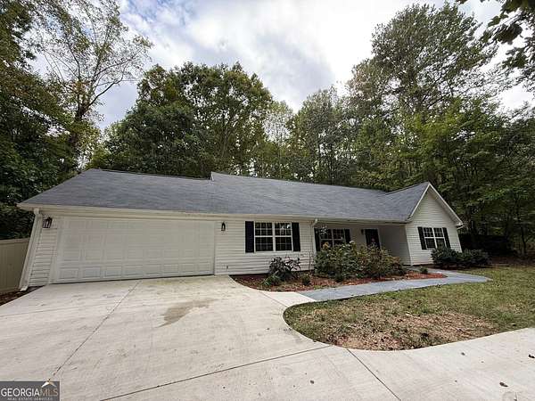 1.57 Acres of Residential Land with Home for Sale in Dallas, Georgia