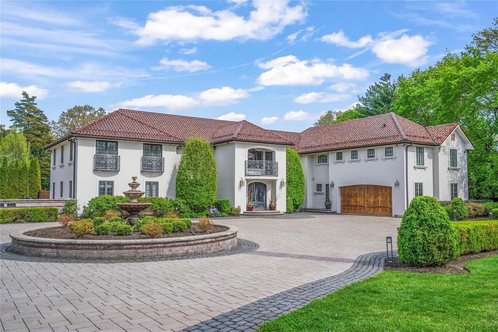 2 Acres of Residential Land with Home for Sale in Woodbury, New York