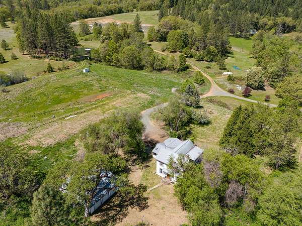 64 Acres of Land with Home for Sale in Rogue River, Oregon
