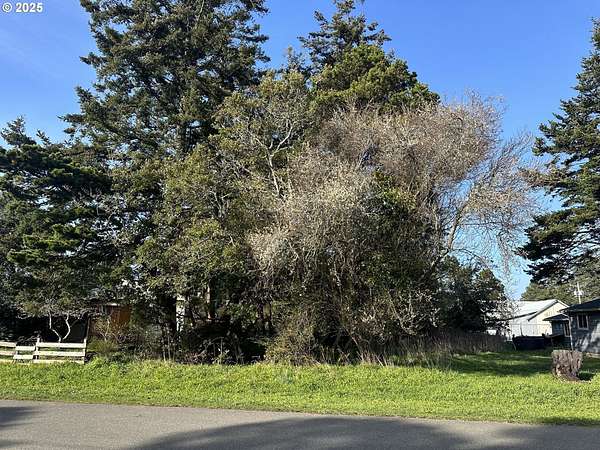 0.14 Acres of Residential Land for Sale in Port Orford, Oregon