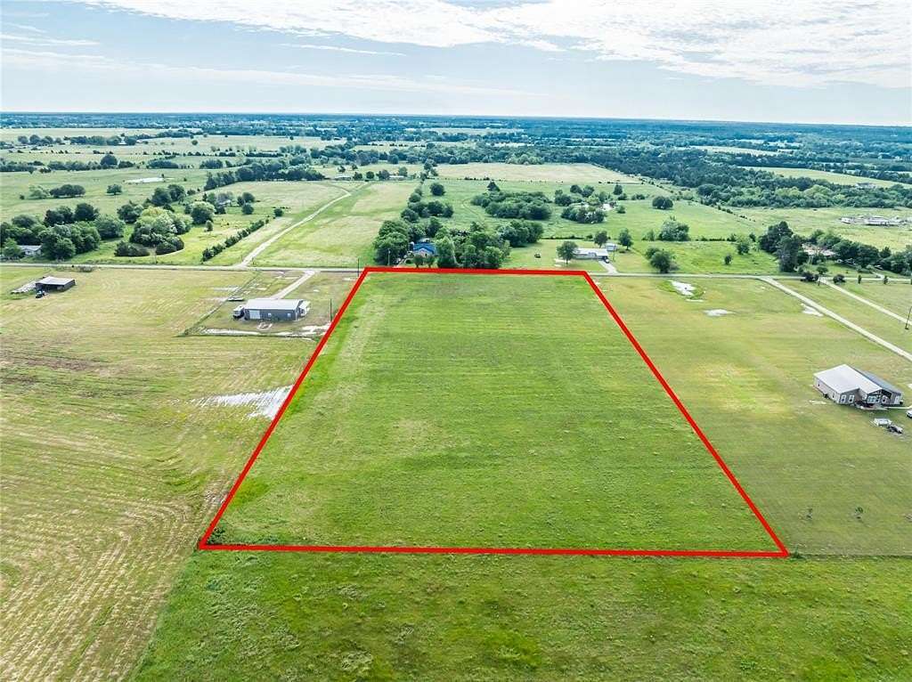 5 Acres of Residential Land for Sale in Sumner, Texas