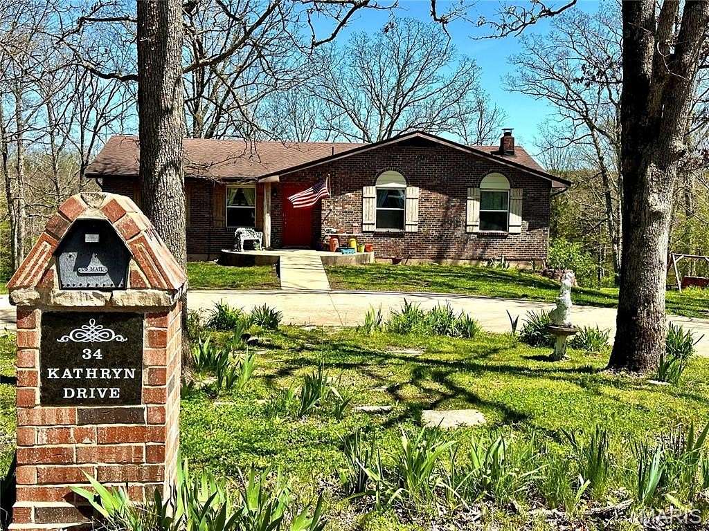 4.22 Acres of Residential Land with Home for Sale in St. James, Missouri