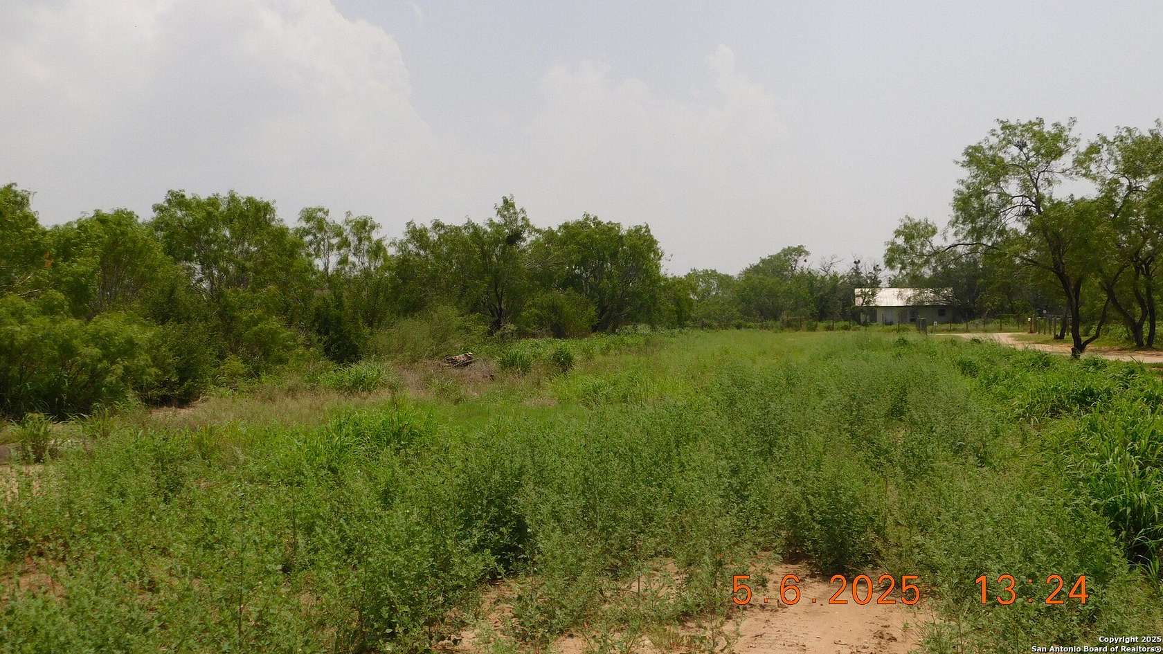 10.6 Acres of Land for Sale in Poteet, Texas