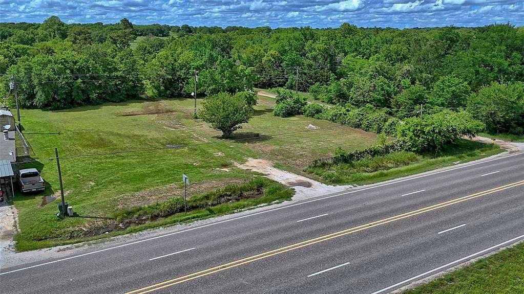 1.5 Acres of Mixed-Use Land for Sale in Bowie, Texas