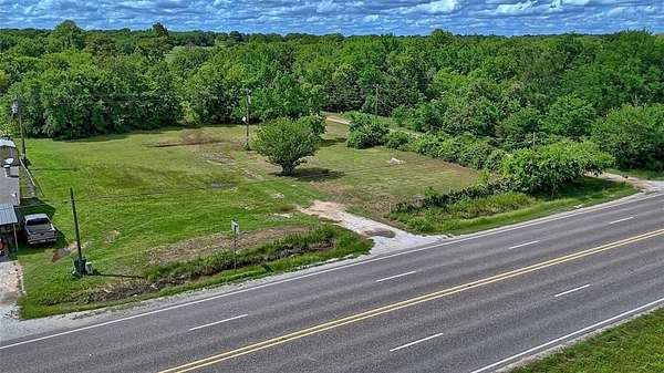 1.5 Acres of Mixed-Use Land for Sale in Bowie, Texas