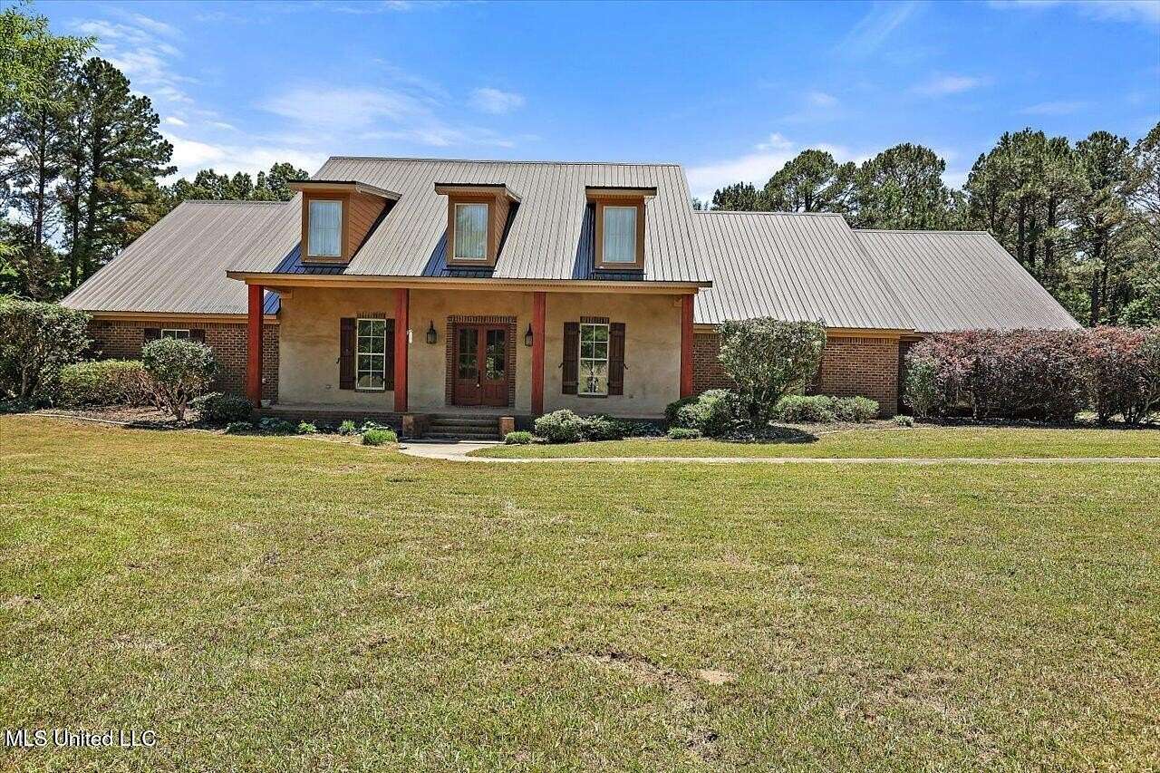 18.9 Acres of Land with Home for Sale in Pelahatchie, Mississippi