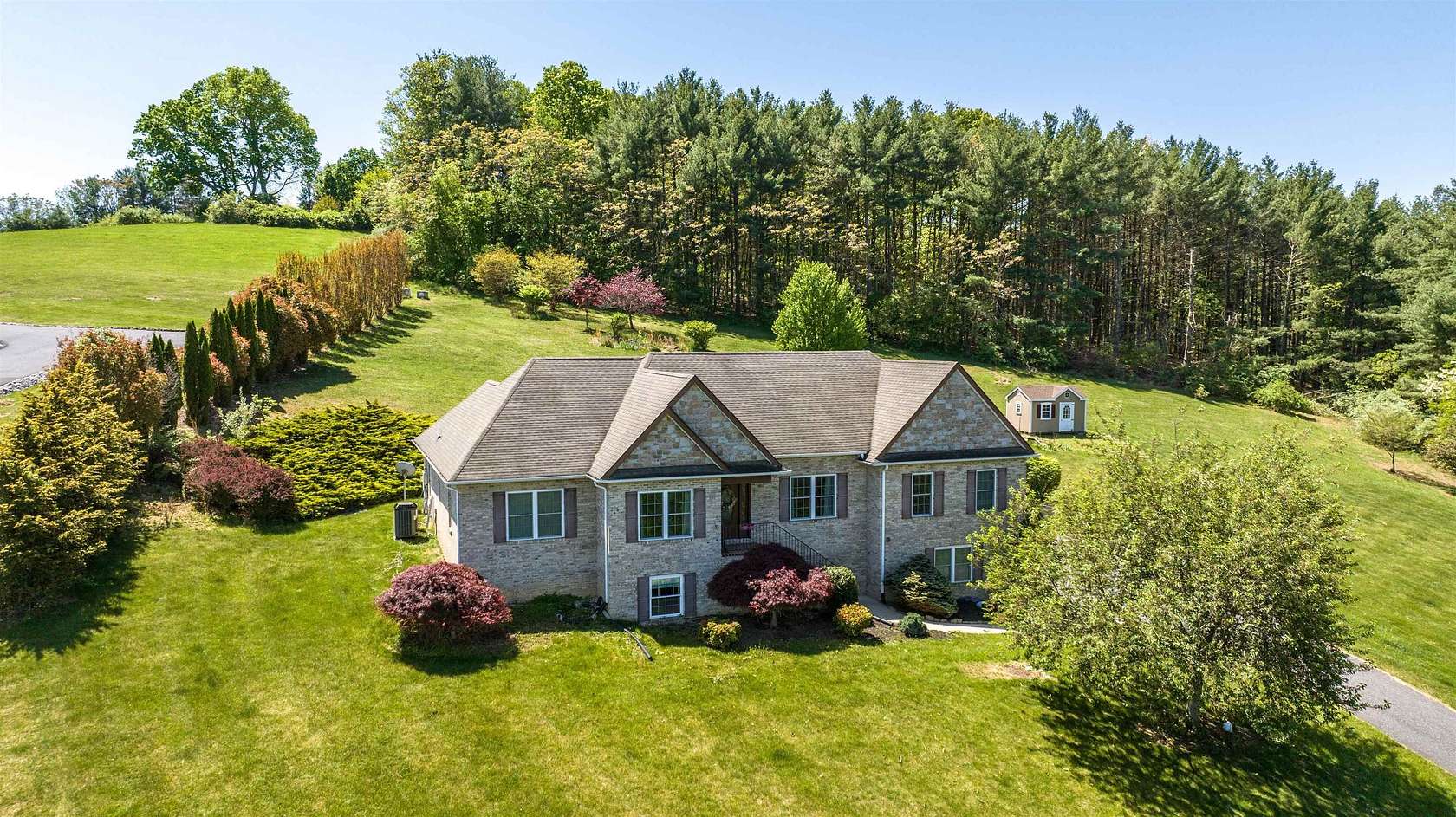 2.5 Acres of Residential Land with Home for Sale in Fort Defiance, Virginia