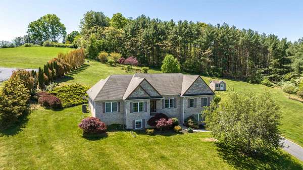 2.5 Acres of Residential Land with Home for Sale in Fort Defiance, Virginia