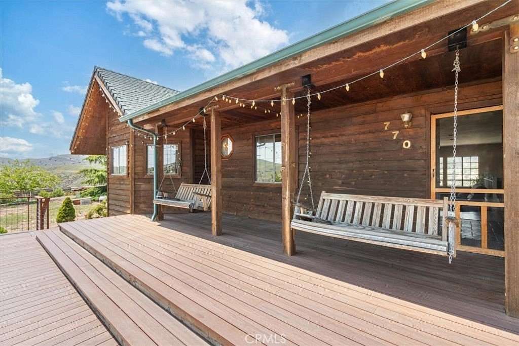 2.5 Acres of Residential Land with Home for Sale in Lebec, California