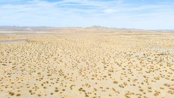 30 Acres of Recreational Land for Sale in Adelanto, California