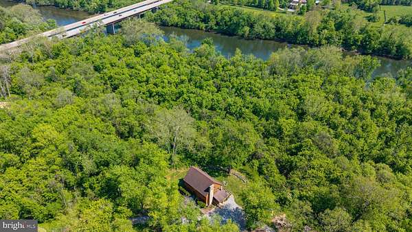 8.53 Acres of Residential Land with Home for Sale in Boyce, Virginia