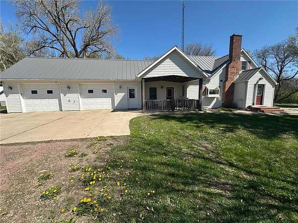 10 Acres of Residential Land with Home for Sale in Revere, Minnesota