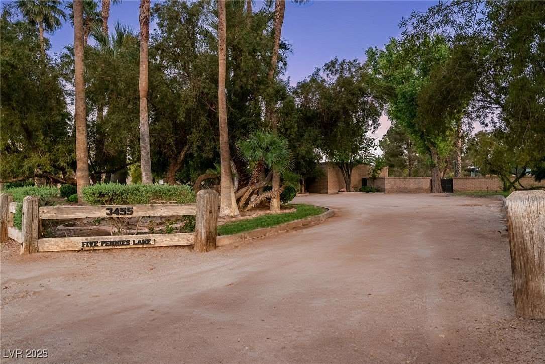 3.1 Acres of Residential Land with Home for Sale in Las Vegas, Nevada