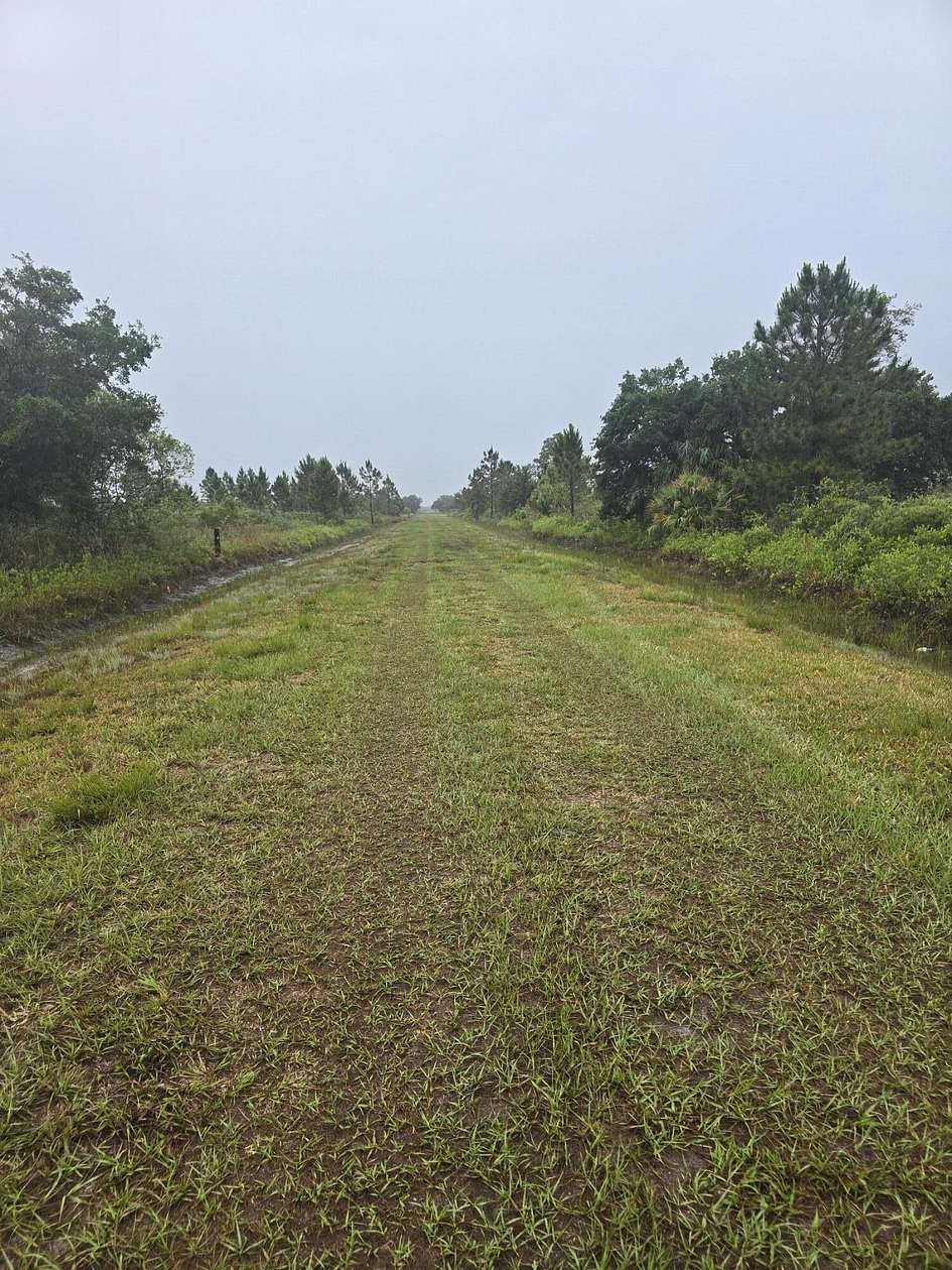 1.5 Acres of Residential Land for Sale in Okeechobee, Florida