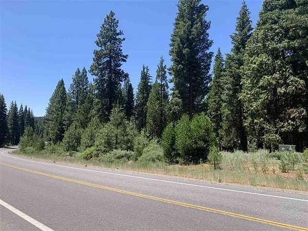 1.23 Acres of Commercial Land for Sale in Lake Almanor Peninsula, California