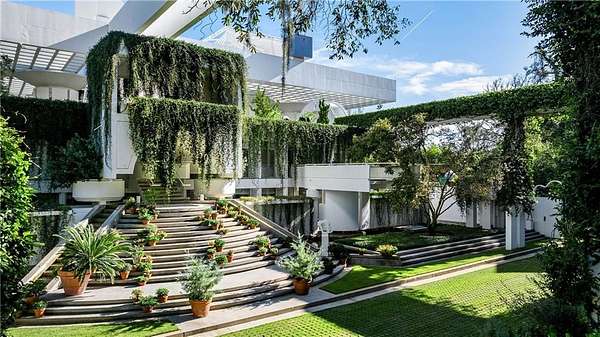 2.32 Acres of Residential Land with Home for Sale in Sea Island, Georgia