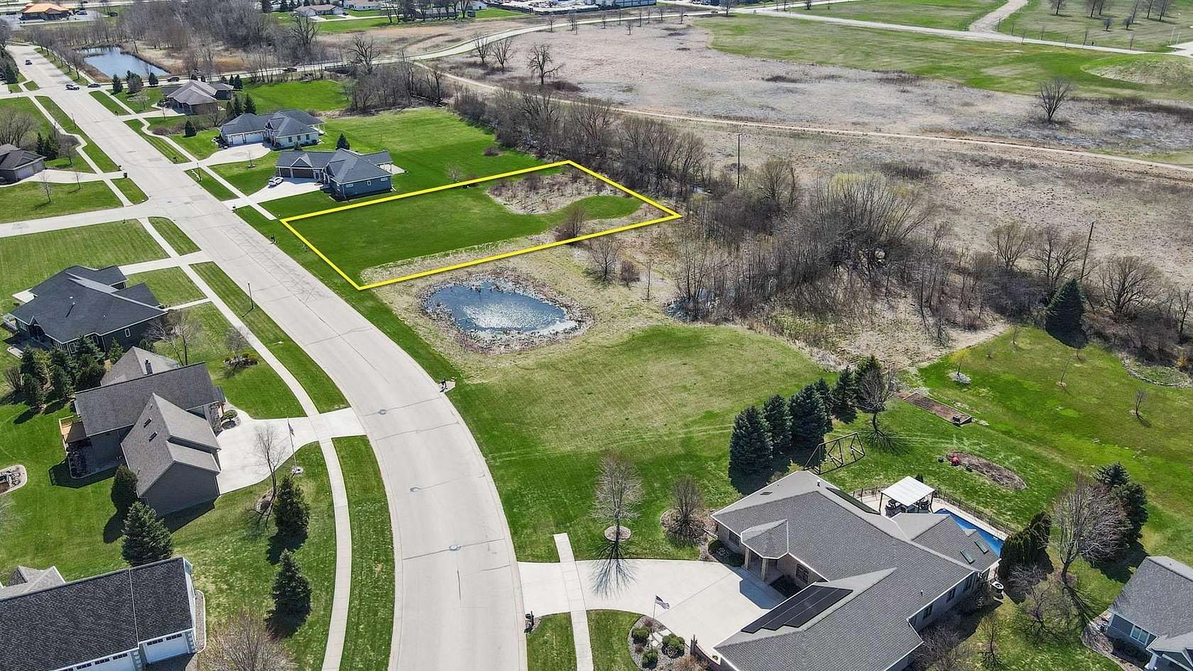 0.91 Acres of Residential Land for Sale in Fond du Lac, Wisconsin