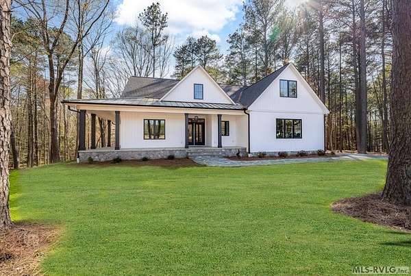 2.24 Acres of Residential Land with Home for Sale in Boydton, Virginia