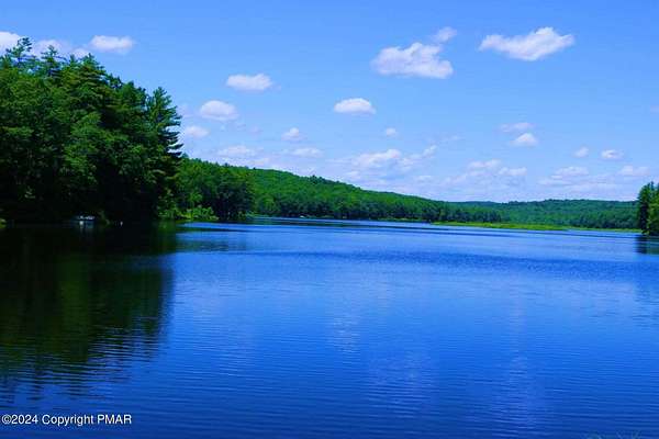 4 Acres of Residential Land for Sale in Hawley, Pennsylvania