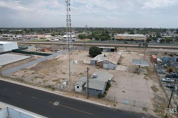 1.48 Acres of Commercial Land for Sale in Delano, California