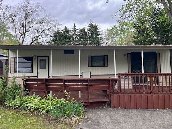 Residential Land with Home for Sale in Seneca, Illinois