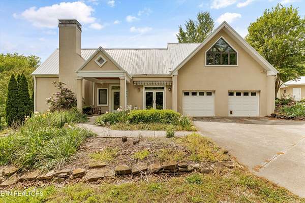 19 Acres of Land with Home for Sale in Maryville, Tennessee