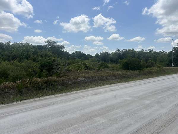 1.25 Acres of Residential Land for Sale in Okeechobee, Florida