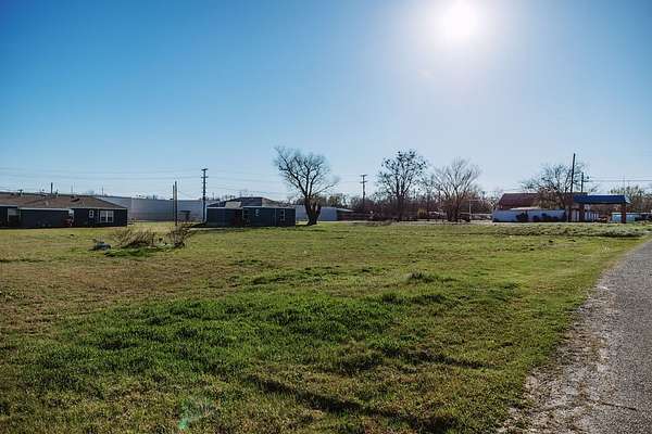 1.44 Acres of Commercial Land for Sale in Bonham, Texas