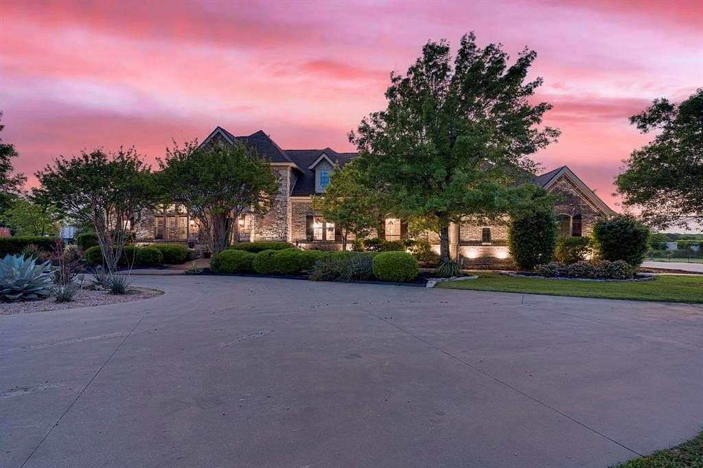 33 Acres of Agricultural Land with Home for Sale in Midlothian, Texas