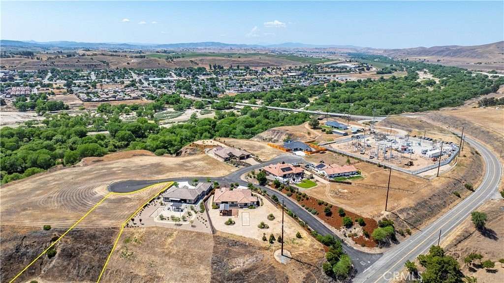 1 Acre of Residential Land for Sale in San Miguel, California