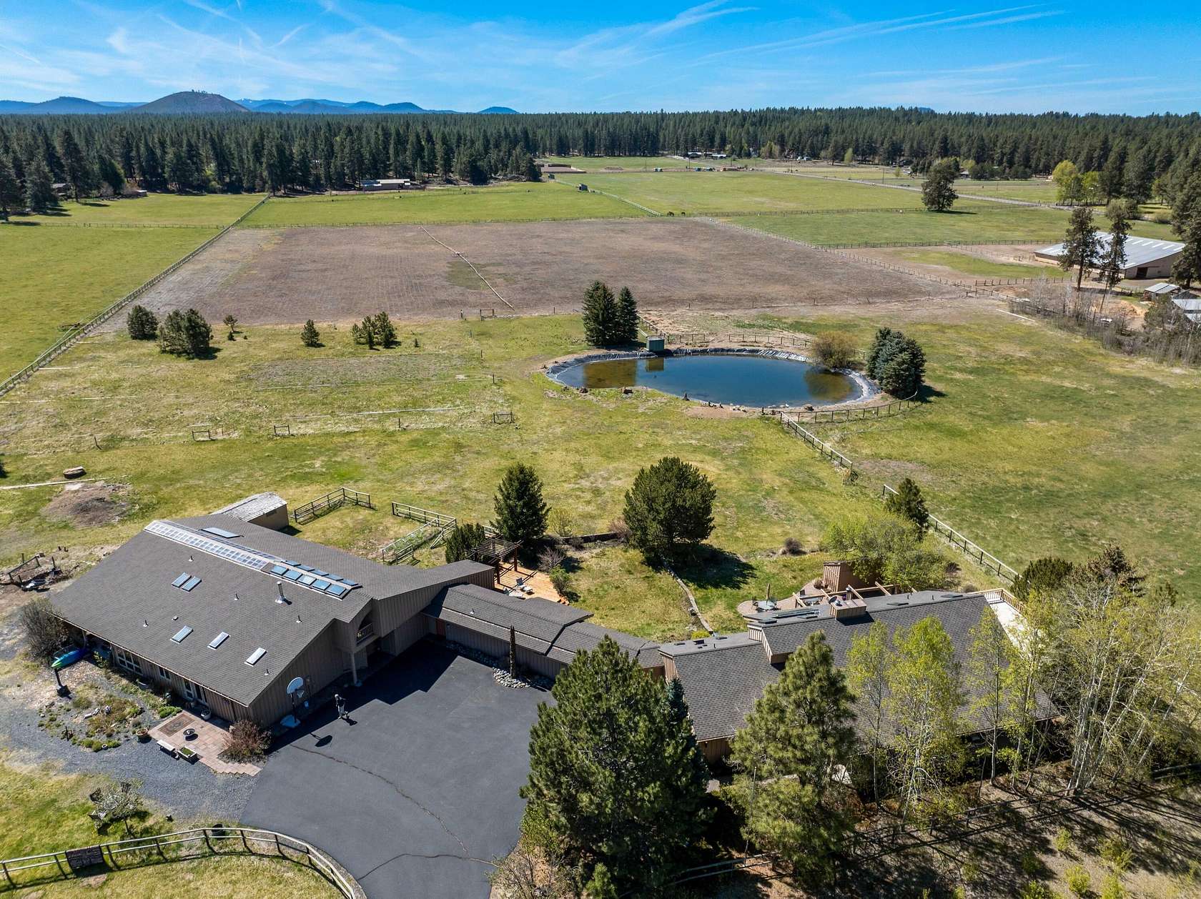 19.5 Acres of Land with Home for Sale in Bend, Oregon