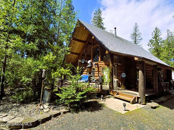 6 Acres of Residential Land with Home for Sale in Lenore, Idaho