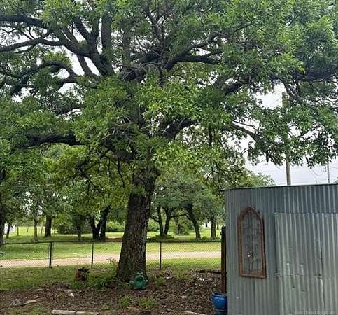 2 Acres of Residential Land for Sale in Ardmore, Oklahoma