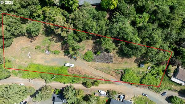 1.38 Acres of Residential Land for Sale in Roseburg, Oregon