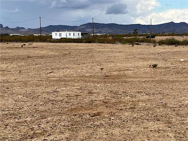 2.2 Acres of Land for Sale in Golden Valley, Arizona