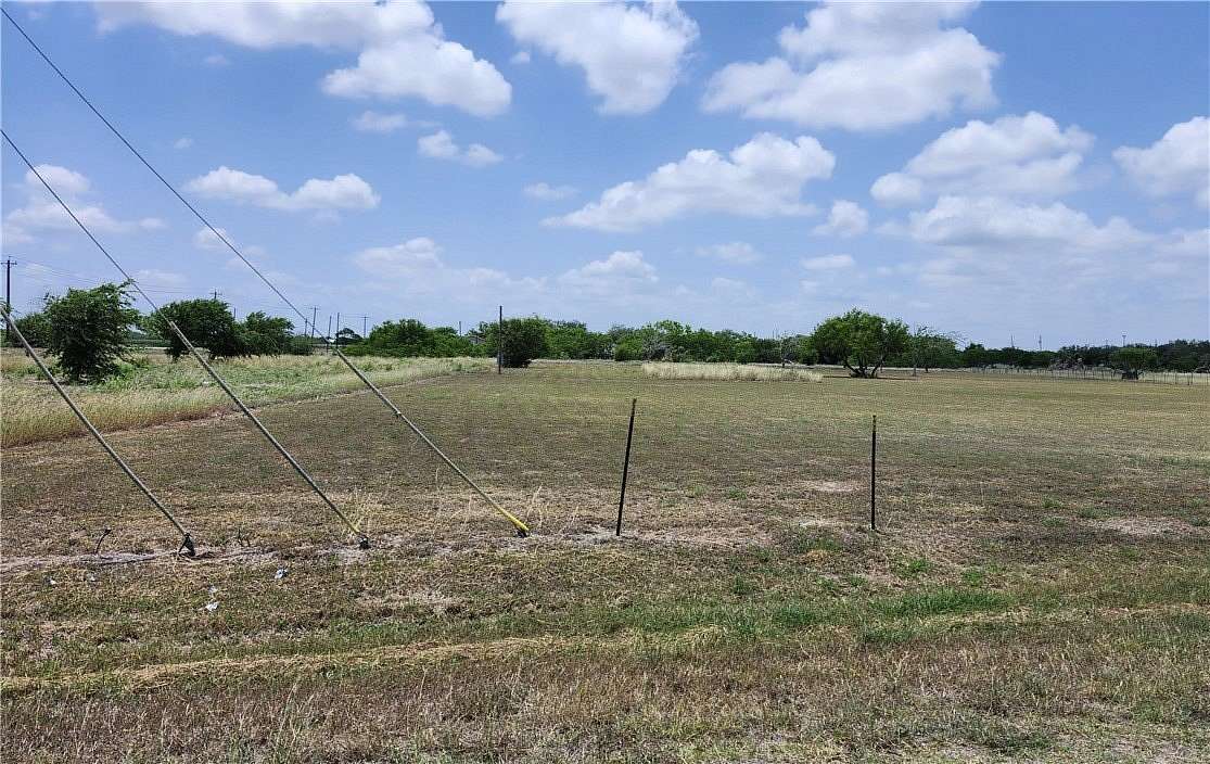 1 Acre of Residential Land for Sale in Orange Grove, Texas