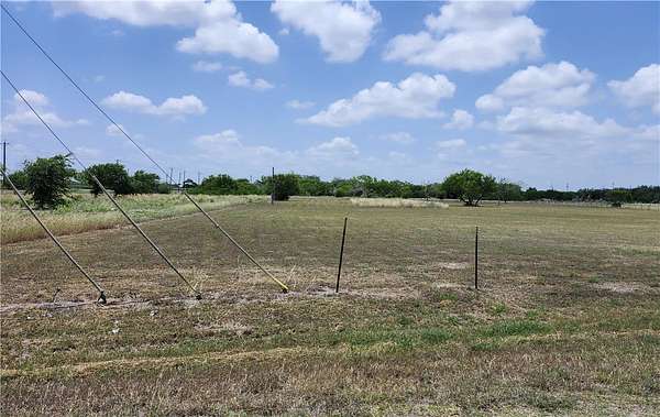 1 Acre of Residential Land for Sale in Orange Grove, Texas