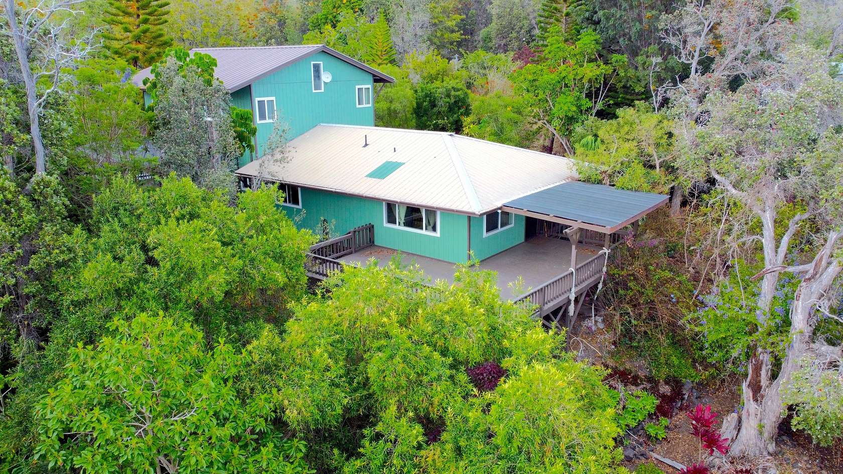 1 Acre of Residential Land with Home for Sale in Hawaiian Ocean View, Hawaii