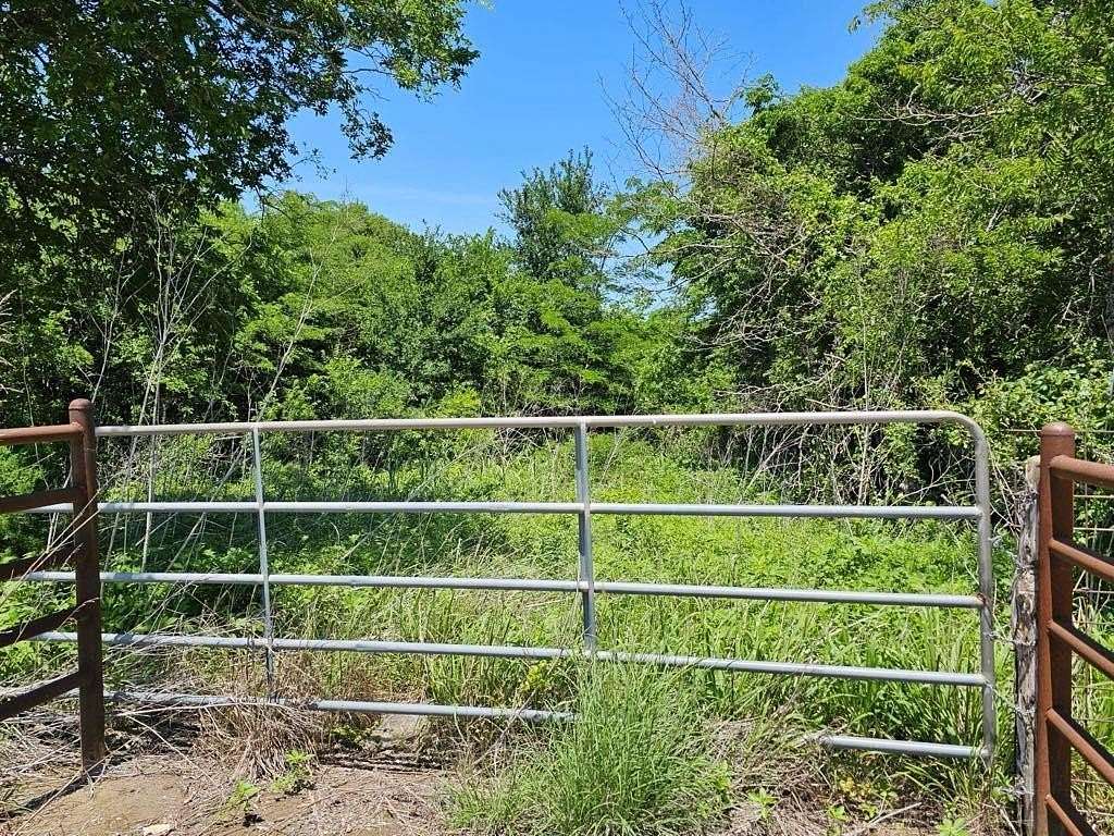 13 Acres of Recreational Land for Sale in Hubbard, Texas