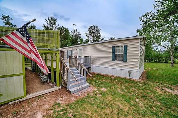 19.9 Acres of Land with Home for Sale in Jasper, Florida