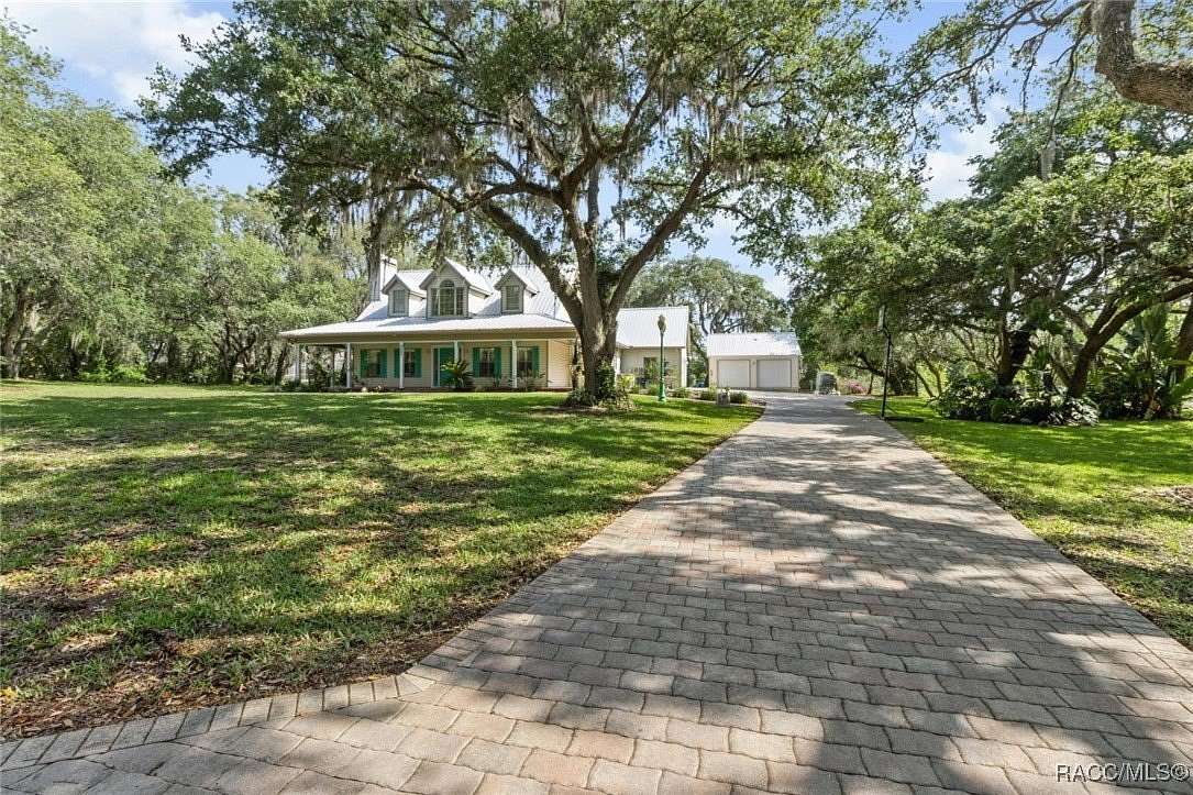 1.15 Acres of Residential Land with Home for Sale in Inverness, Florida