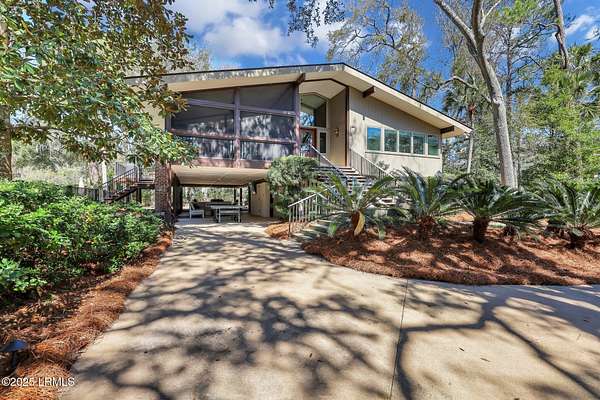 1.56 Acres of Residential Land with Home for Sale in Hilton Head Island, South Carolina