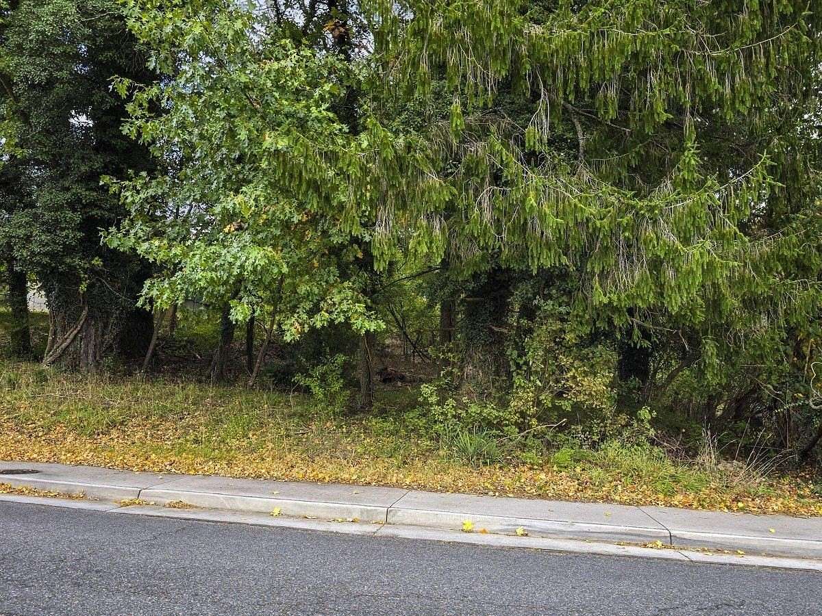 2 Acres of Residential Land for Sale in Blacksburg, Virginia