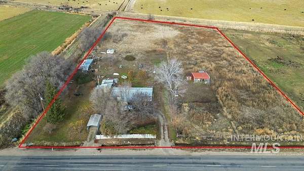 5 Acres of Residential Land with Home for Sale in Emmett, Idaho