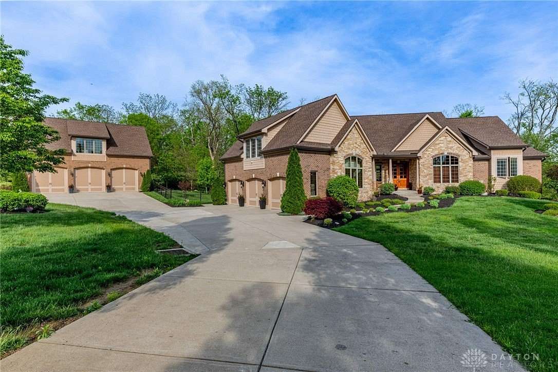 1.64 Acres of Residential Land with Home for Sale in Springboro, Ohio